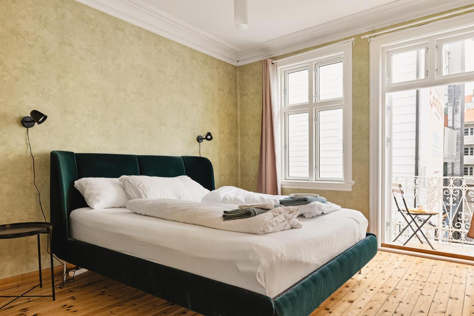 Spacious! 2024 Renovated! 4 Bedrooms! Bergen Extérieur photo